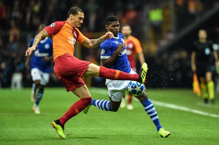 Maicon defendeu o Galatasaray da Turquia na temporada 2017/2018 e em parte de 2019