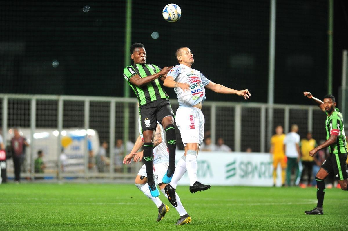 Fotos do jogo entre Amrica x Operrio