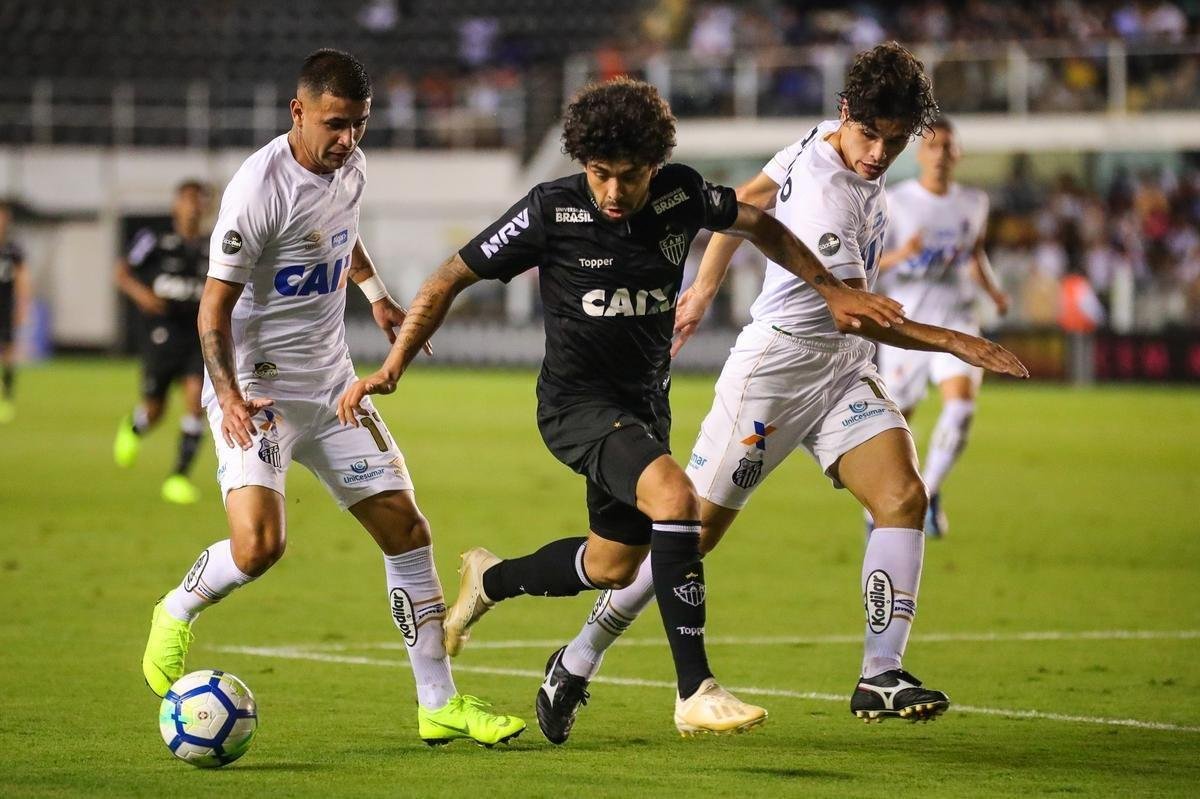 Na Vila Belmiro, Atltico  derrotado pelo Santos por 3 a 2, pela 37 rodada do Campeonato Brasileiro 