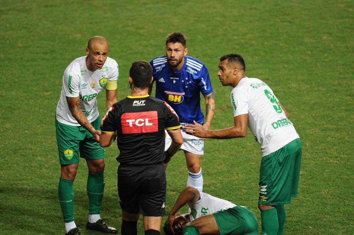 Fotos do jogo entre Cruzeiro e Cuiab, no Independncia, em Belo Horizonte, pela 32 rodada da Srie B do Campeonato Brasileiro