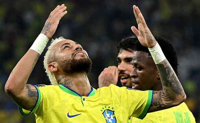 Neymar deslocou o goleiro e fez mais um gol pela Seleo Brasileira