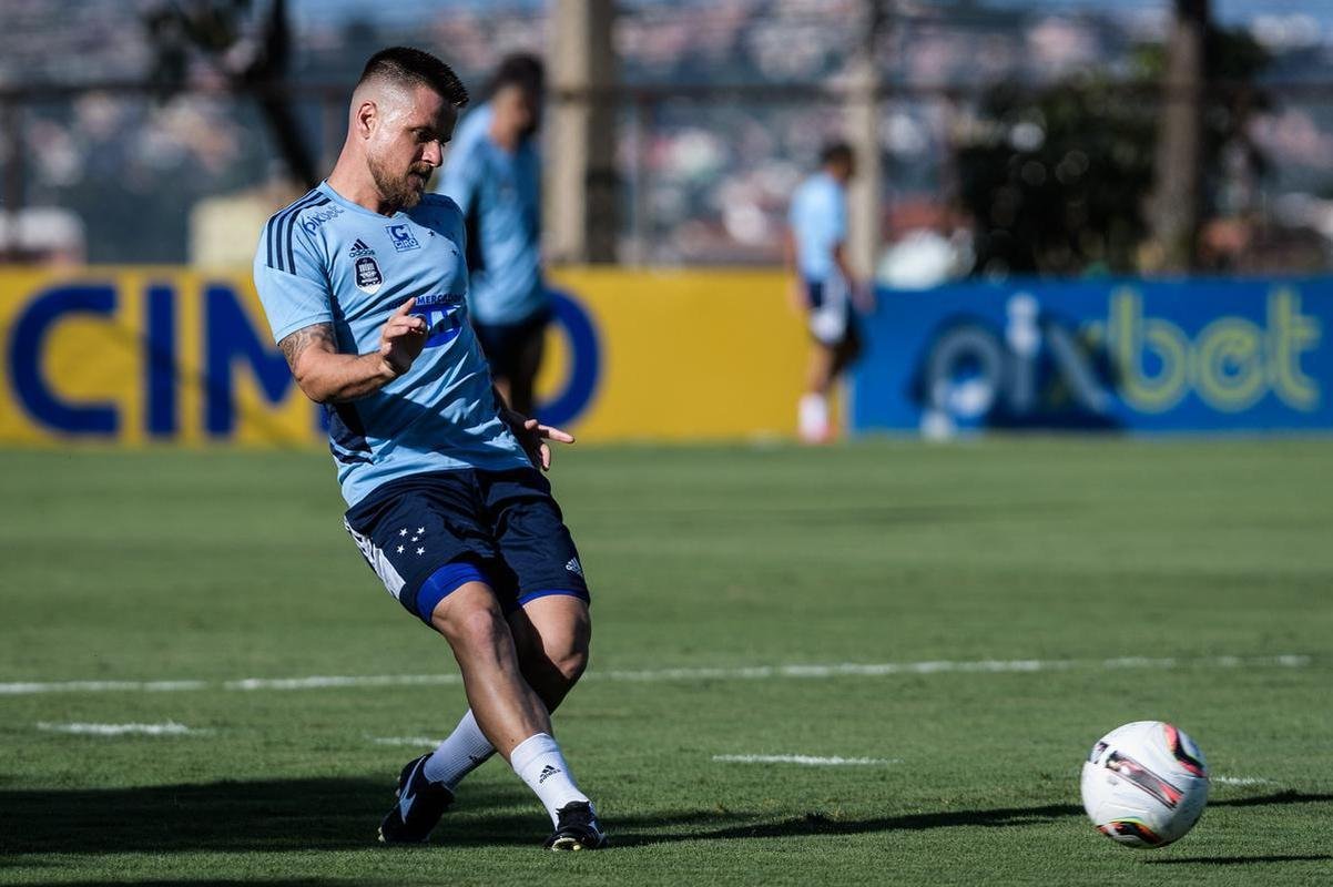 Imagens do treino do Cruzeiro nesta sexta-feira (22 de dezembro), na Toca da Raposa II