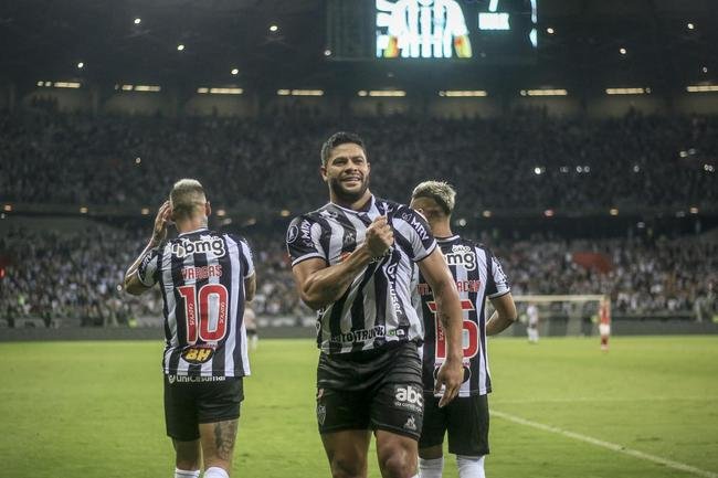 Fotos do golao de Hulk sobre o River Plate no Mineiro