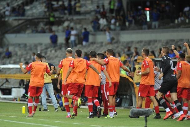 Cruzeiro enfrentou o CRB no Mineiro