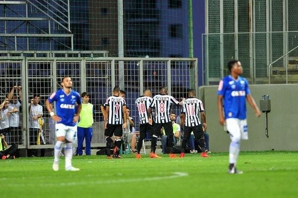 Aps por 2 a 2 no tempo normal, Cruzeiro derrotou Atltico por 4 a 2 nas penalidades e se sagrou campeo de torneio indito. Em 2018, clube celeste disputar a Copa Libertadores da categoria