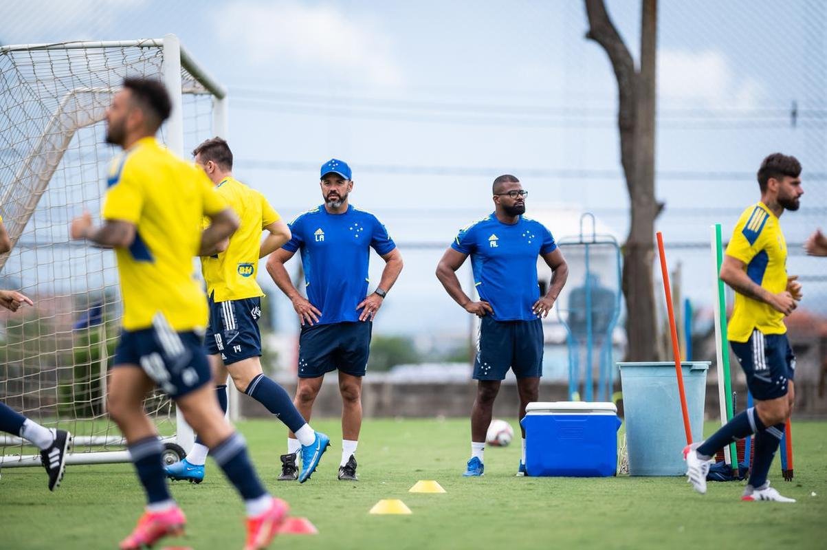 Fotos do treino do Cruzeiro desta tera-feira (26/10) na Toca II