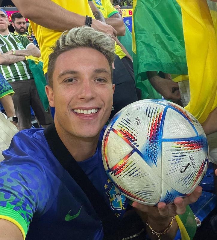 Junior Manella - @juninhomanella - 2,1 milhes de seguidores