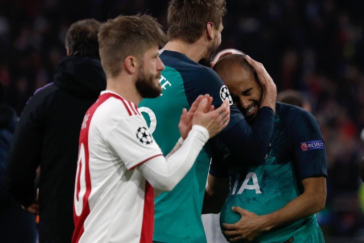 Lucas marcou trs vezes contra o Ajax e conduziu o Tottenham  final da Liga dos Campees
