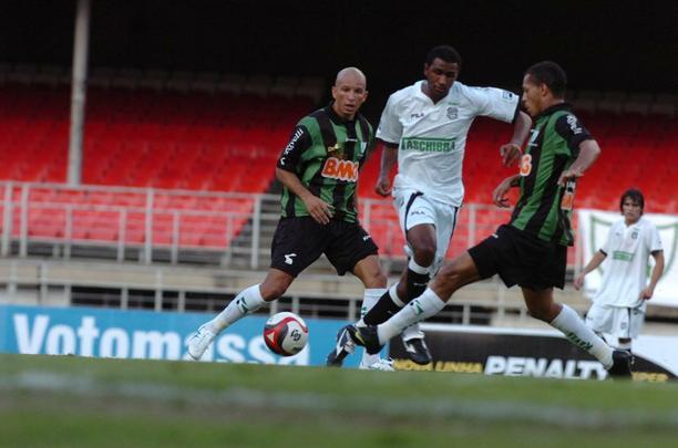 2010: 2 vitórias, 2 empates, 66.6% de aproveitamento - 1ª rodada: América 0 x 0 Bragantino; 2ª rodada: Coritiba 1 x 1 América; 3ª rodada: América 1 x 0 Figueirense; 4ª rodada: América-RN 0 x 2 América