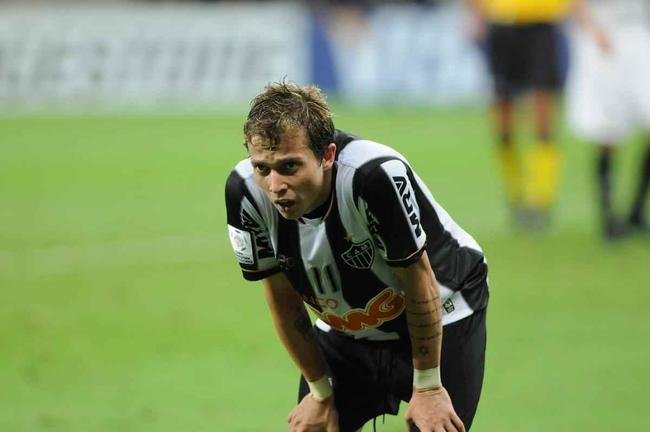 Bernard - Foi vendido pelo Atl�tico ao Shakhtar Donetsk, da Ucr�nia, em 2013, por 25 milh�es de euros (cerca de R$ 77 milh�es na cota��o da �poca)