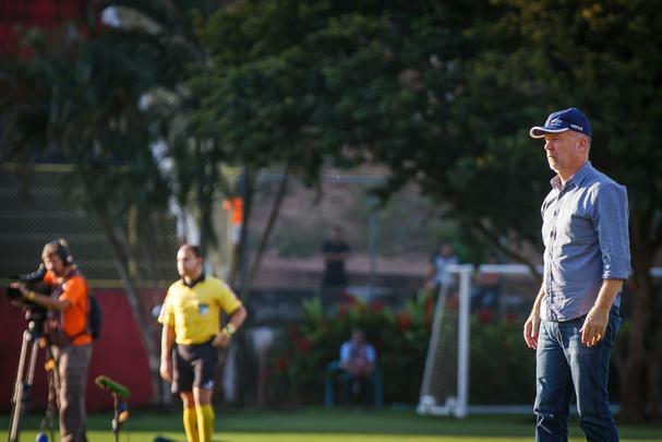 Cruzeiro empatou com Vitória no Barradão, em Salvador, por 1 a 1, pela 17ª rodada do Brasileiro