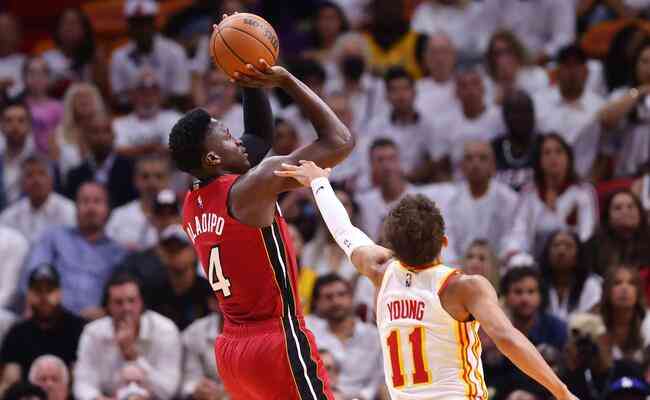 Miami Heat, de Victor Oladipo, eliminou o Atlanta Hawks, de Trae Young, na primeira rodada