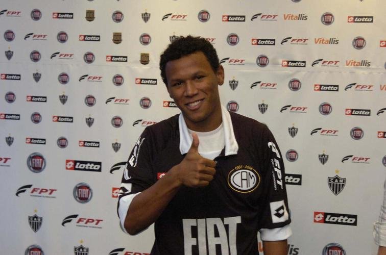 Amaral - Jogou no Palmeiras em 2006 e 2007. Foi para o Atlético em 2008.