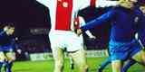 O holands Johan Cruyff, um dos grandes jogadores de futebol de todos os tempos, utilizou a Le Coq nos tempos de Ajax.