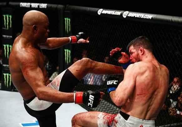 Spider voltou ao UFC com revés. Brasileiro chegou a derrubar Bisping com uma joelhada, achou que tinha vencido por nocaute, mas round havia encerrado. No fim, brasileiro acabou perdendo luta por pontos