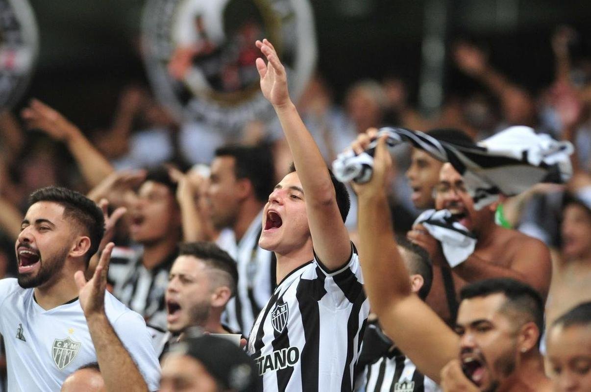 Fotos da torcida do Atltico no pr-jogo contra o Palmeiras no Mineiro