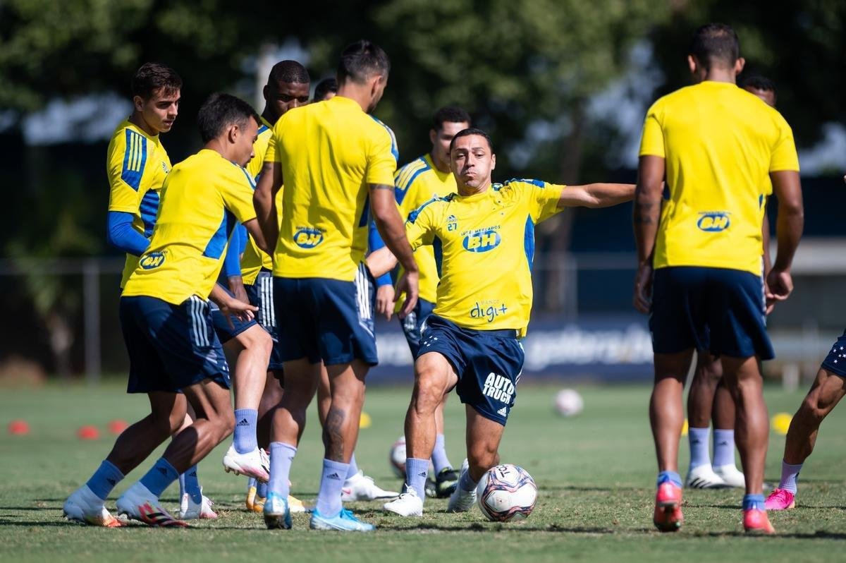Cruzeiro precisa vencer o Amrica por dois gols de diferena para ir  final do Mineiro 