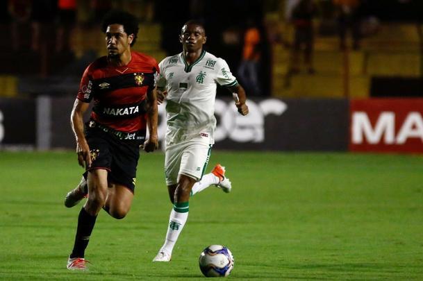 Na Ilha do Retiro, o Sport recebeu o América-MG para tentar buscar sua terceira vitória consecutiva