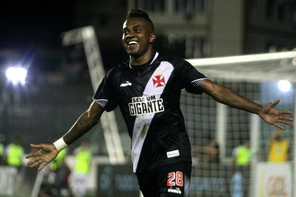 Depois de longo período em recuperação de lesão, Kelvin, de 25 anos, voltou aos gramados, mas não atingiu o limite de jogos para impedir sua saída de São Januário. Tem apenas quatro partidas pelo Campeonato Brasileiro, mas atuou por Copa do Brasil e Libertadores.