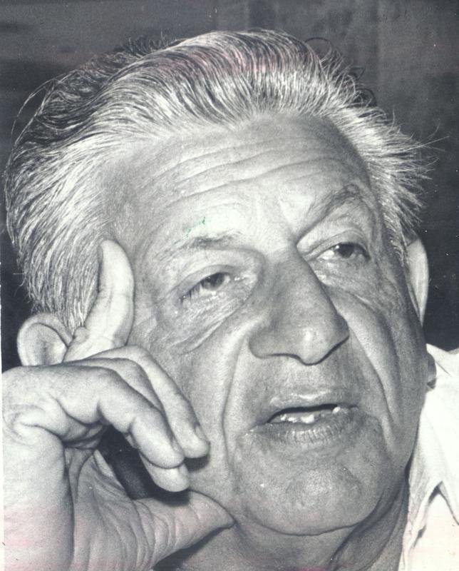 Fotos da carreira do polmico tcnico Yustrich, o Homo