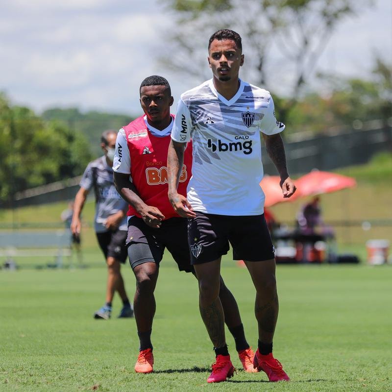 Atlético divulga fotos do novo uniforme de treino