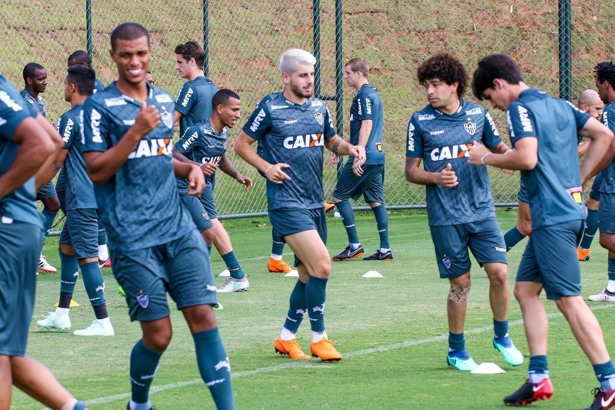 Jogadores e comisso tcnica do Atltico utilizaram novo uniforme pela primeira vez