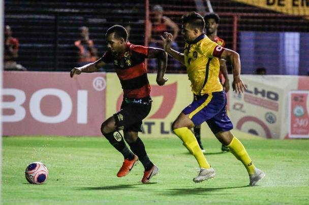 O Sport recebeu o Retrô FC em jogo adiantado da 5ª rodada do Campeonato Pernambucano. A partida marcou a estreia da Ilha do Retiro na temporada 2020