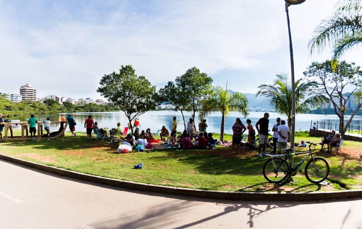 Localizada no corao da cidade, a Lagoa Rodrigo de Freitas recebeu um per temporrio, com capacidade para 10 mil espectadores perto da chegada das provas. Local receber provas de remo e canoagem velocidade