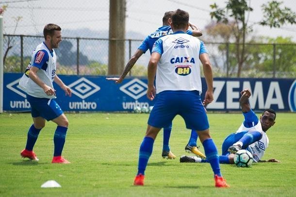 Jogadores da Raposa se reapresentaram na manh desta segunda-feira e comearam a preparao para enfrentar o Coritiba, nesta quarta-feira, no Couto Pereira, pelo Brasileiro