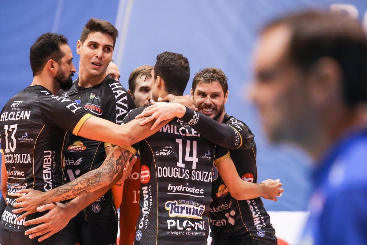 Minas no resistiu ao poderoso Taubat, perdeu por 3 sets a 0 e terminou a Superliga como vice-campeo