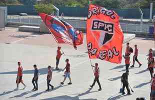 Imagens das torcidas de Cruzeiro e So Paulo no Mineiro