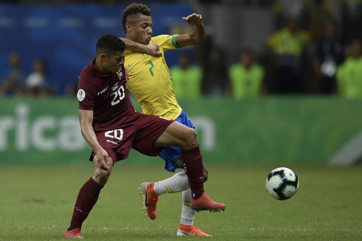 Brasil enfrentou a Venezuela na Arena Fonte Nova, pelo Grupo A da Copa Amrica