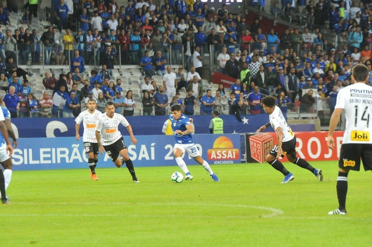 Fotos de Cruzeiro x Corinthians, no Mineiro, pela oitava rodada do Campeonato Brasileiro