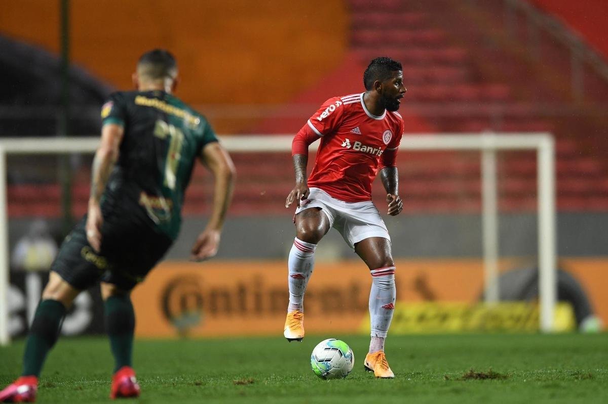 Fotos do jogo entre Amrica e Internacional, no Independncia, em Belo Horizonte, pelas quartas de final da Copa do Brasil