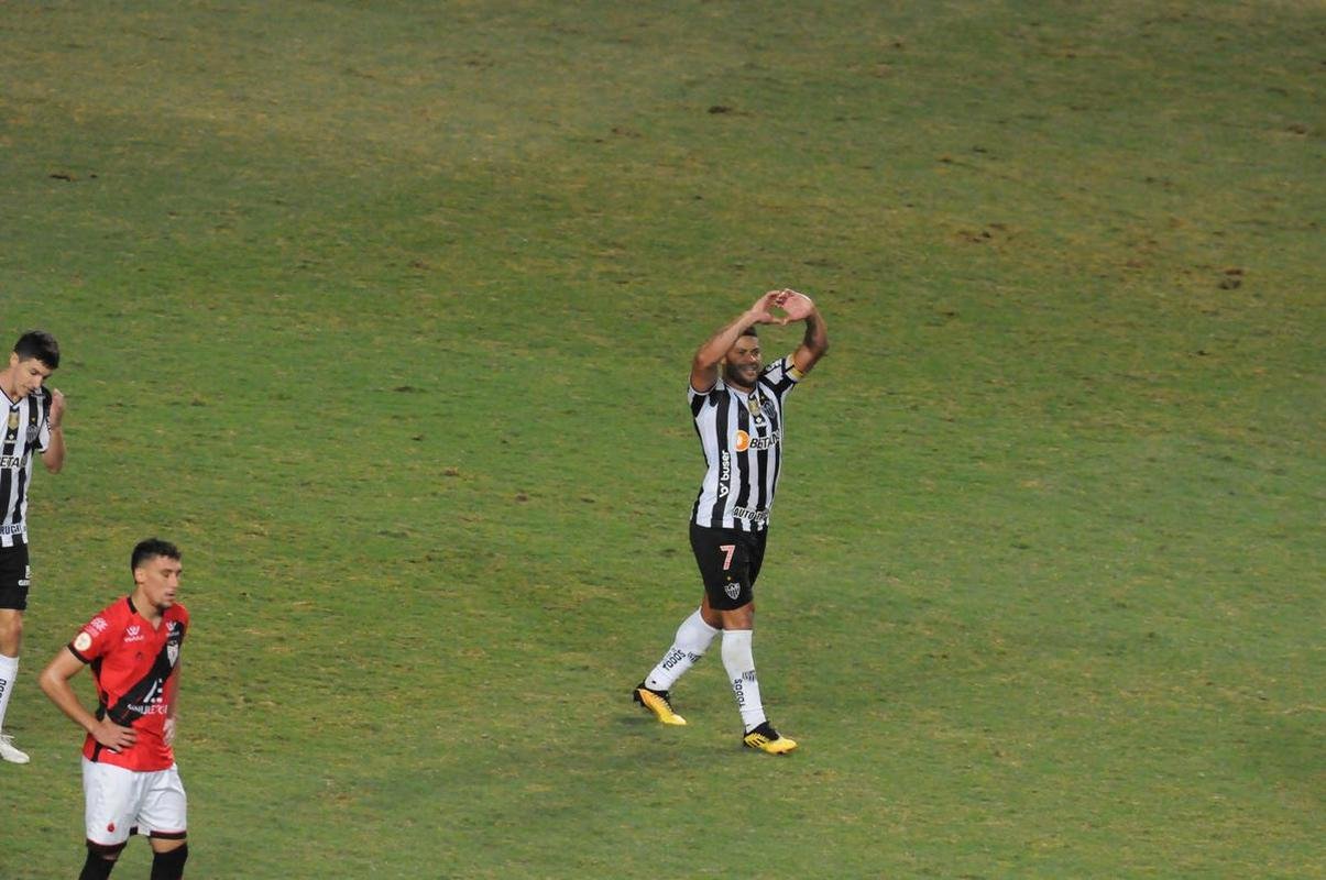 Fotos da vitria do Atltico por 2 a 0 sobre Atltico-GO pelo Campeonato Brasileiro