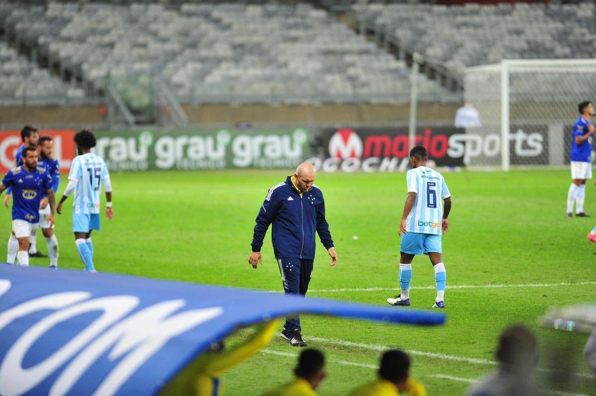 Fotos de Cruzeiro x Londrina, no Mineiro, pela 15 rodada da Srie B