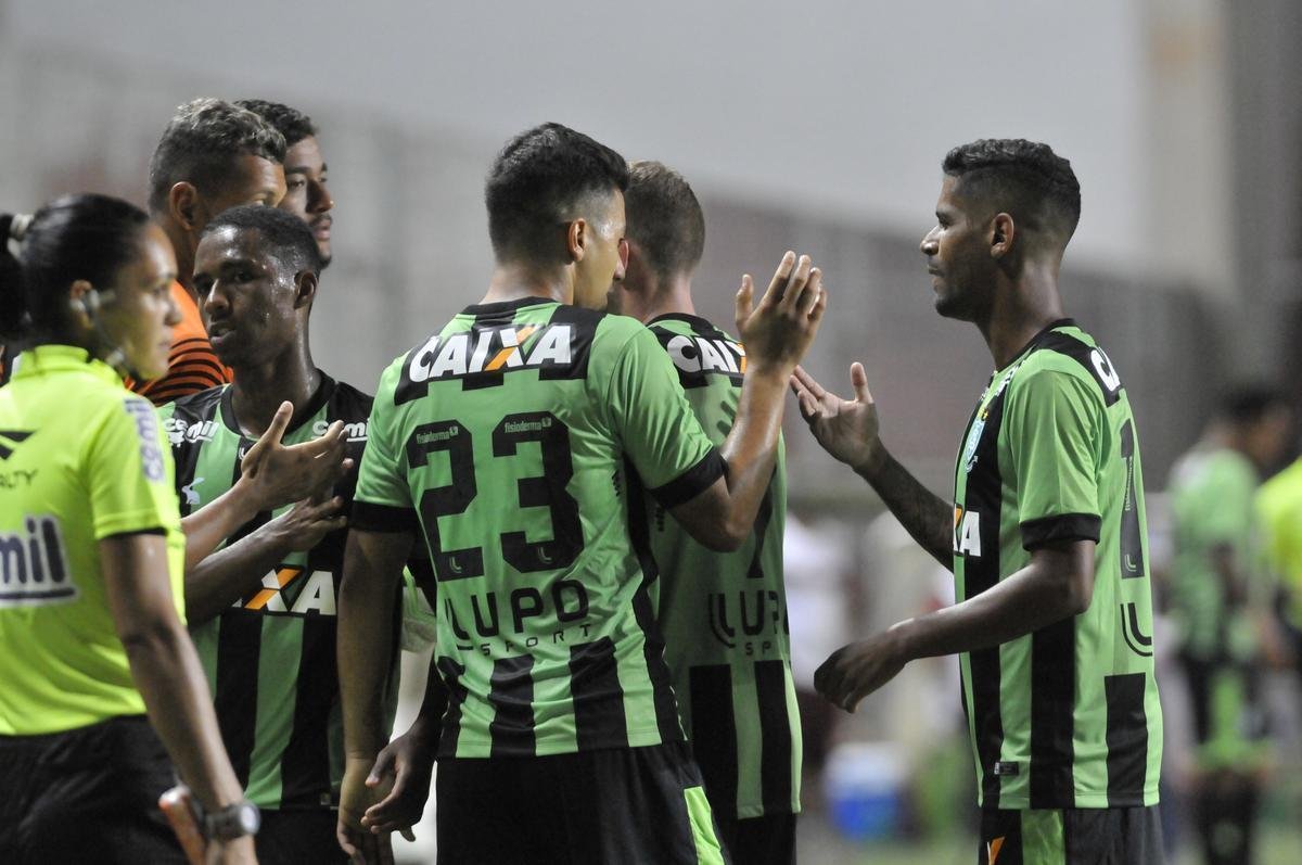 Amrica e Patrocinense se enfrentaram, no Independncia, pela primeira rodada do Campeonato Mineiro