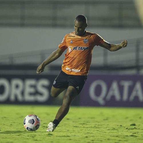 Tcnico Cuca comandou atividade do Atltico no CT da Conmebol no Paraguai 