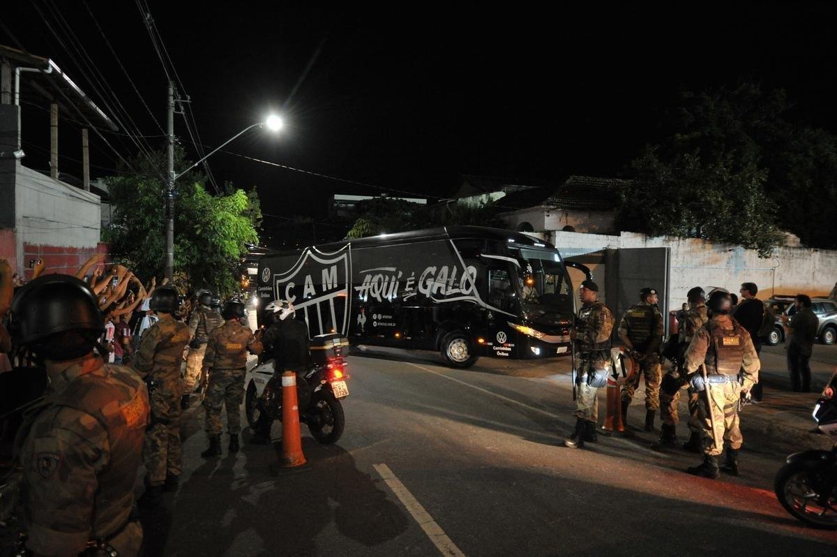 Torcida do Atltico no pr-jogo do duelo com o Defensor, no Independncia, pela Copa Libertadores