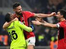 Milan vira sobre a Inter e diminui vantagem do rival na ponta do Italiano