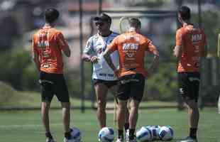 Fotos do primeiro treino de Junior Alonso no retorno ao Atltico