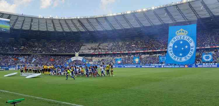 As melhores fotos do clássico entre Cruzeiro e Atlético, no Mineirão, pela 32ª rodada do Campeonato Brasileiro