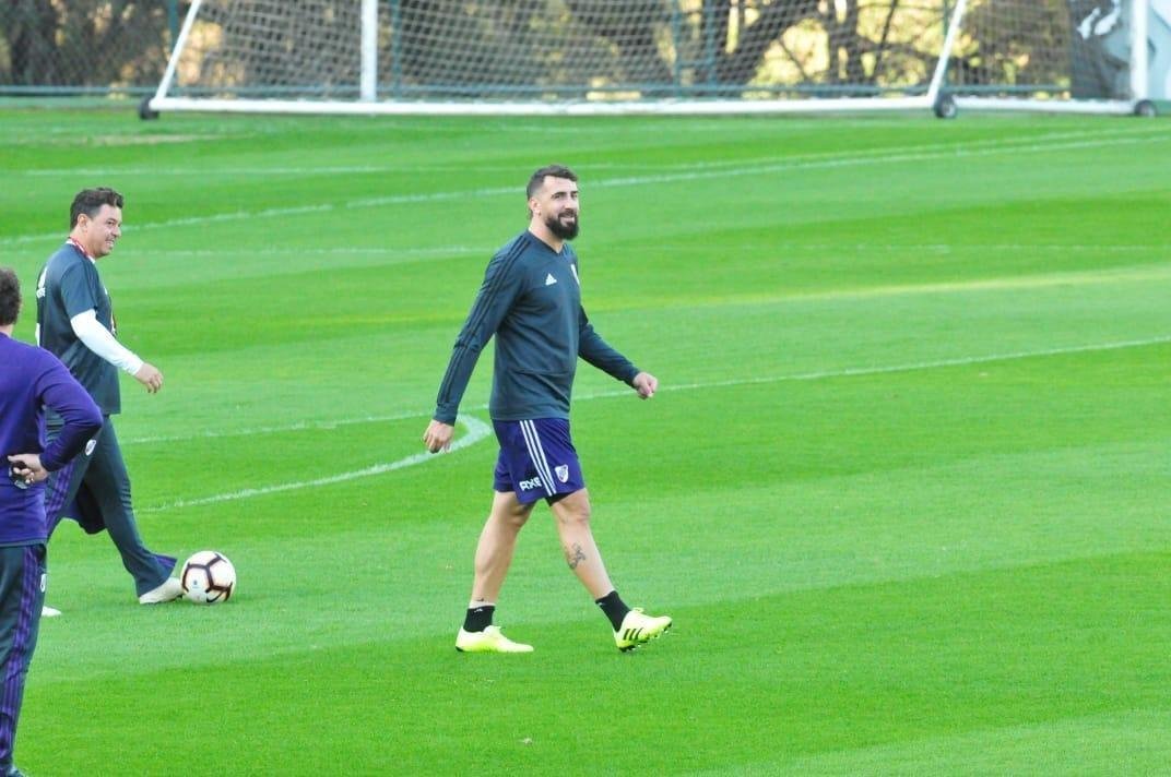 Com uma atividade na Cidade do Galo, River encerrou a preparao para o duelo com o Cruzeiro