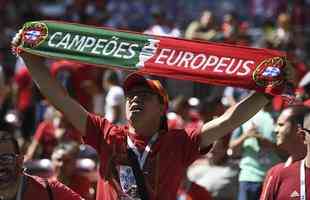 Torcidas de Portugal e Marrocos na partida em Moscou 