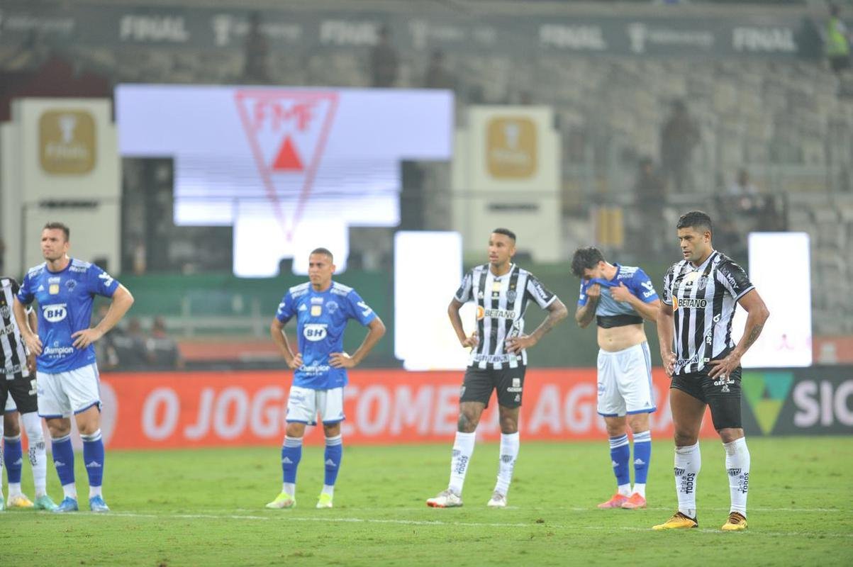 Galo venceu Cruzeiro com gols de Hulk (2) e Nacho. Edu descontou para a Raposa
