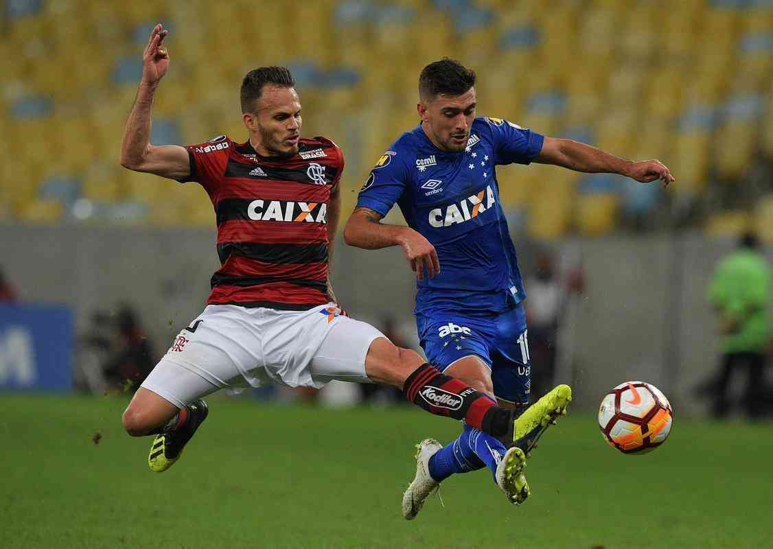 Fotos da vitria do Cruzeiro sobre o Flamengo por 2 a 0, nesta quarta-feira, no Maracan. Gols de Arrascaeta e Thiago Neves garantiram ao time celeste vantagem nas oitavas de final da Copa Libertadores