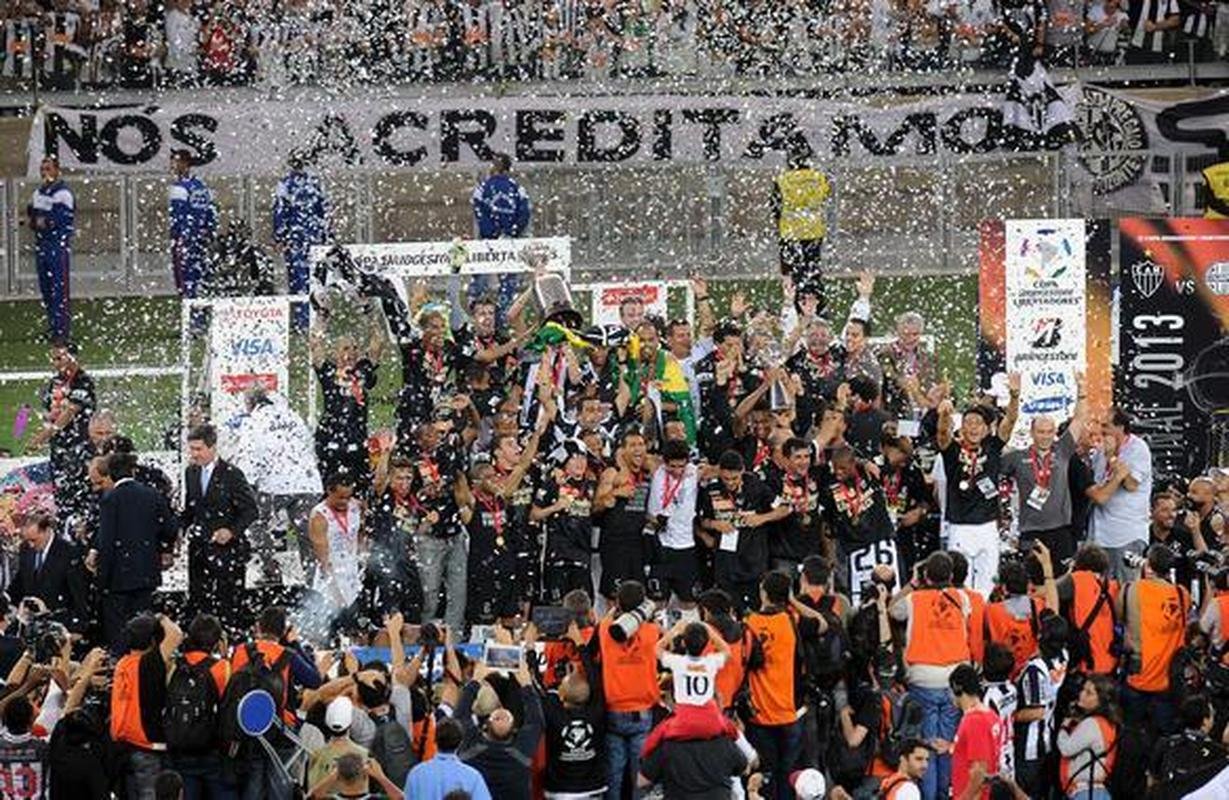 Capito Rver ergue a taa de campeo da Libertadores do Atltico