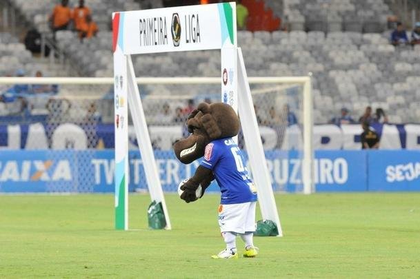 Cruzeiro e Atltico-PR jogaram no Mineiro pela terceira rodada do Grupo C da Primeira Liga