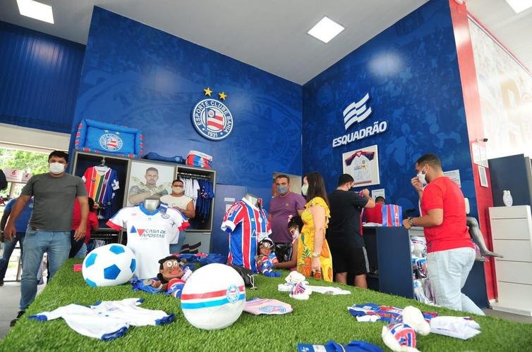 Bahia x Atlético: fotos de torcedores no entorno da Fonte Nova, venda de ingressos e o ambiente para a 'decisão' desta quinta-feira