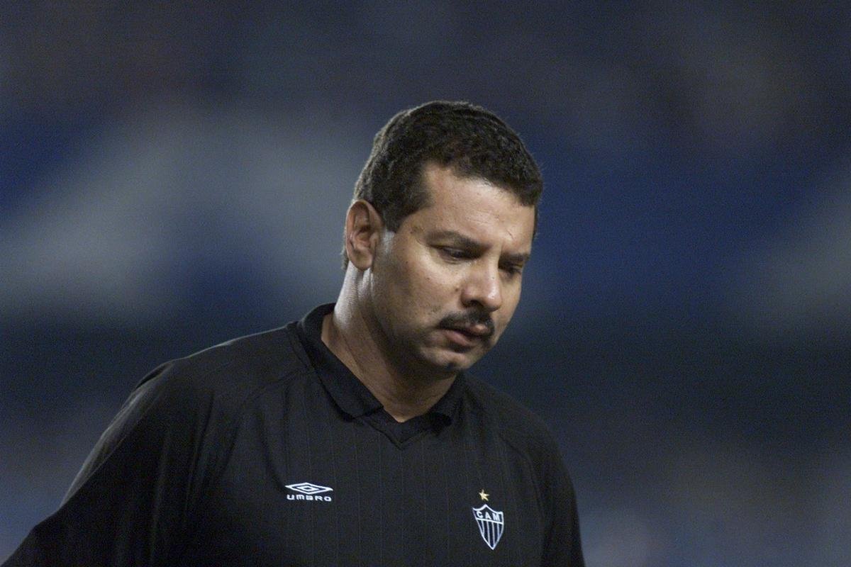 4 Celso Roth (2003) - 23 pontos
